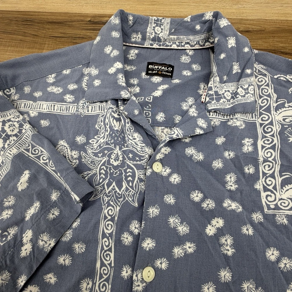 Buffalo David Bitton Mens S Blue Floral Tropical Button Up Short Sleeve Shirt